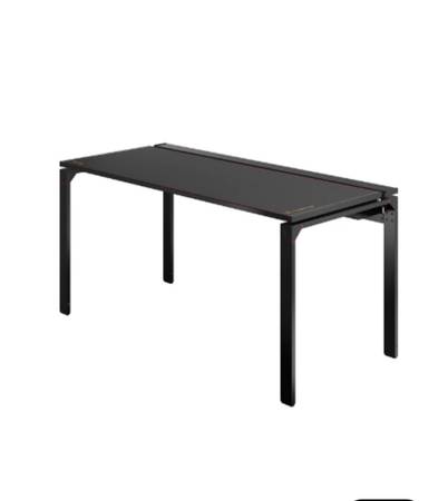 Secrect lab magnus metal gaming desk 1