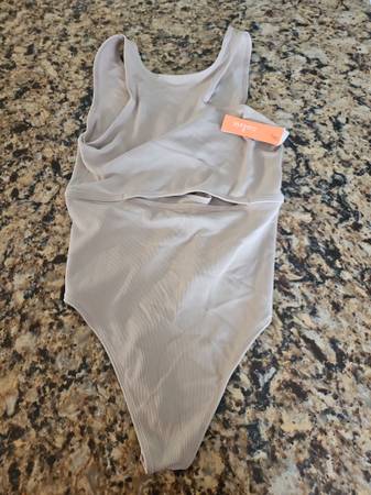 COLSIE BODYSUIT KEY HOLE  BEIGE XL NEW 1