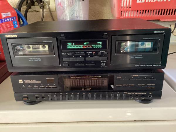 Onkyo TA-Rw144 cassette player/recorder 1