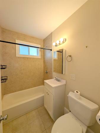 $2,400 / 1br - 800ft2 - Davis Sq 1BR - 8 Min Walk to T - HUGE -  DW - Free Laundry (Cambridge \ Davis Sq. \ N. Cambridge)63828484096387122
