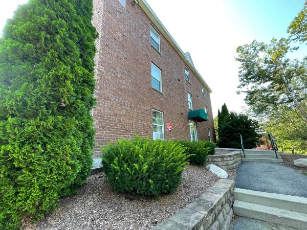 $1,861 / 2br - 875ft2 - 1st Floor Corner Two Bedroom - Take $500 off First Full Month's Rent! (Milford)63656278567299122