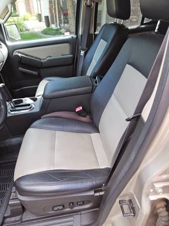 2007 Explorer Sport Trac 4x4 v8 - $11,000 (Lafayette)63619795380483123