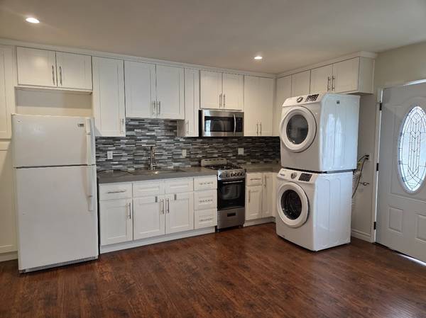 $1,960 / 1br - 500ft2 - Unidad individual para una o dos personas (Winnetka)63700996432643123