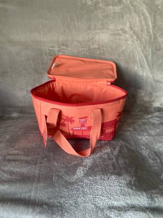 Trader Joes limited edtion lunch bag. 1