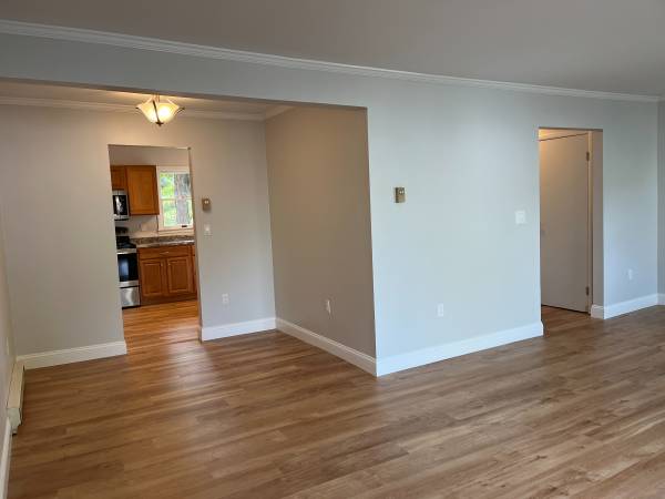 $1,625 / 3br - 1380ft2 - West End 2 level TOWNHOUSE - Remodeled - quiet and clean (City of Plattsburgh)64040362751745123