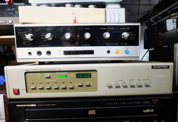 Phase Linear T5200 AM-FM Stereo Tuner 1