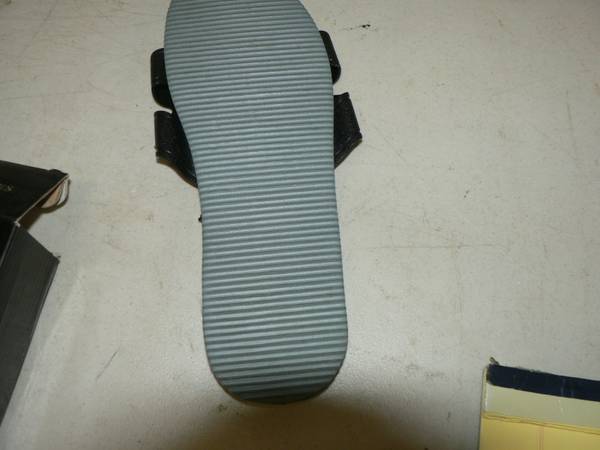 Masajeador de palmas Terapia digital Masaje en zapatos ajustable - nuevo/sin usar - $10 (NW AUSTIN)63471405681921123