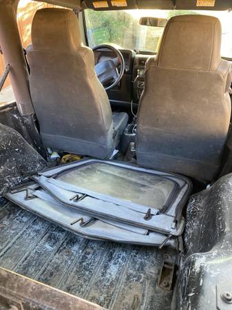 2003 Jeep Wrangler SE Original Owner - $7,200 (Mount Washington)63470772646915124