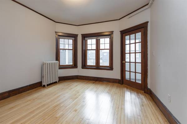 $3,400 / 2br - 5 Linnaean St #5 (Cambridge)63699236673667120