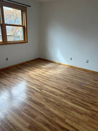$750 / 187ft2 - Large bright office-perferct for a share! (Santa Fe)63659832810113123
