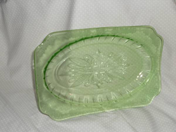 "JEANNETTE GLASS" GREEN ADAM OVAL PLATTER 1