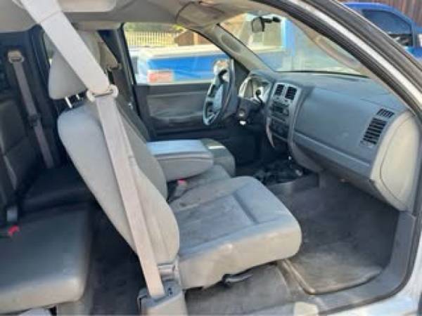 2006 Dodge Dakota Pickup – 139k Miles – Camper Top Included - $8,800 (Yakima)63436932882691124