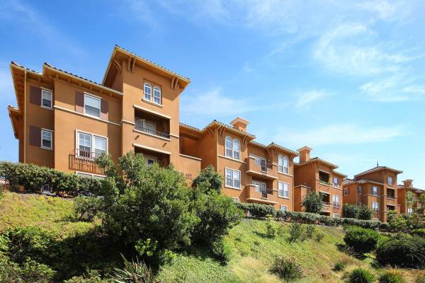 $2,948 / 2br - 1096ft2 - 2x2 w/ BONUS loft! Move-in special, lease TODAY! (San marcos)63701743925251120