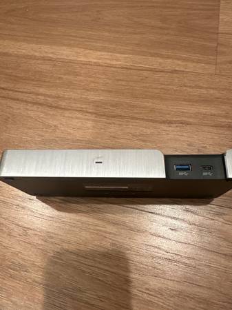 Kensington SD5000T Thunderbolt 3 Dock 1