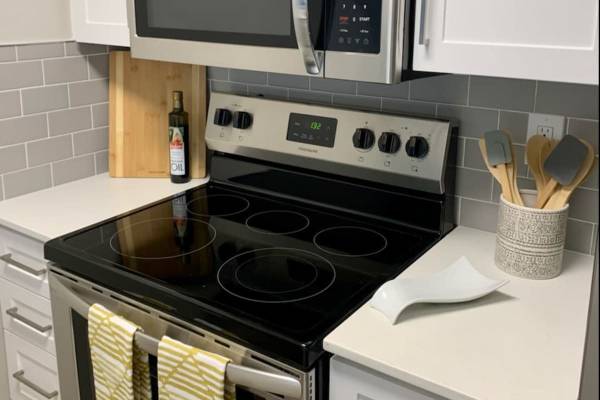 $2,080 / 1br - 602ft2 - Act Now! Lease w/in 48 Hours-1 Month FREE!! Updated Chef’s Kitchen (Yesler Terrace)63852483082113124