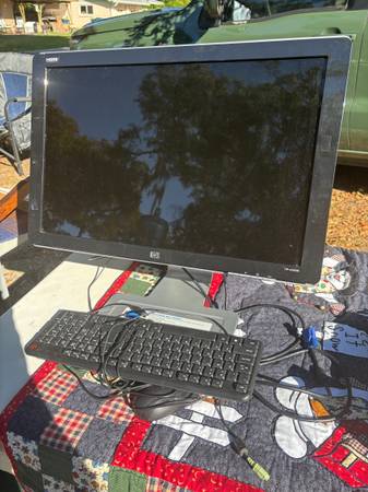 HP 22IN MONITOR KEYBOARD 1