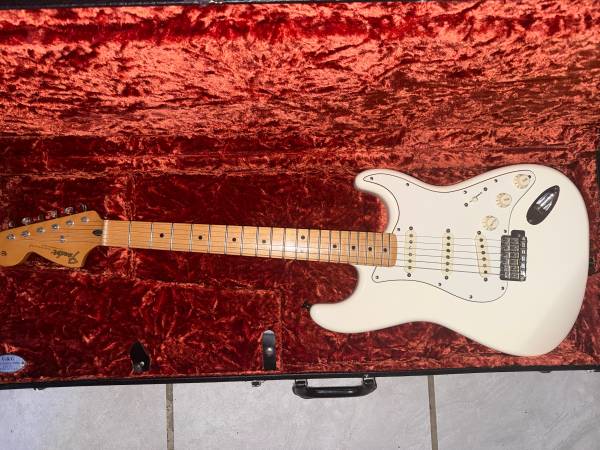 Fender FSR 60’s Stratocaster Reverse Headstock (2000s) 1