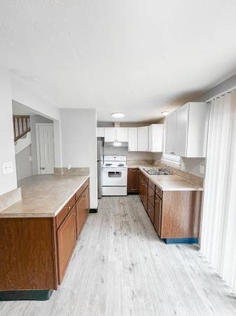 $1,500 / 2hab - 778ft2 - casa adosada de 2 habitaciones y 1 baño / admitimos mascotas / conexión para lavadora y secadora + aire acondicionado (salem)63660428681603124