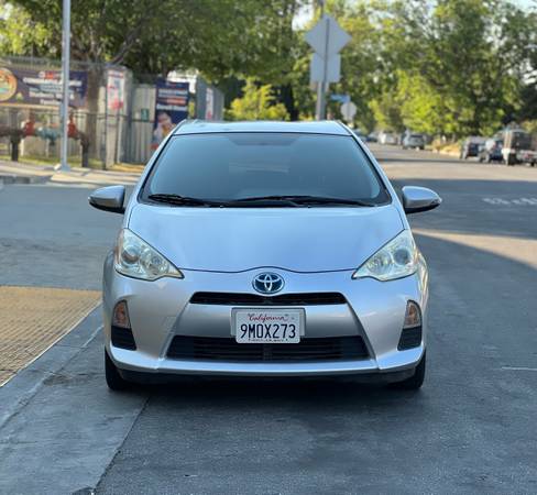 2014 Toyota Prius C - $7,200 (Panorama City)63623948753281121