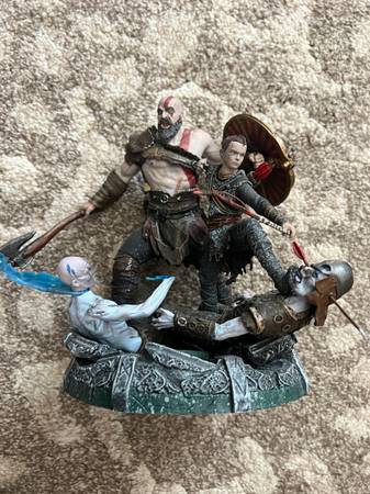 God of war 2018 collector’s edition statue only 1
