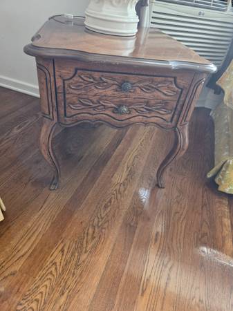Drexel End Tables - Walnut High Quality 1