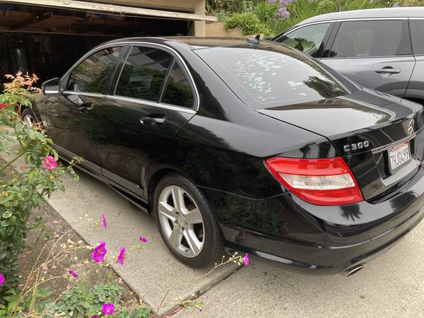 2011 Mercedes Benz c300 - $5,000 (Redondo beach)63618292865667124