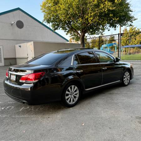2011 Toyota Avalon Limited - $8.500 (San Leandro)63469762343169122
