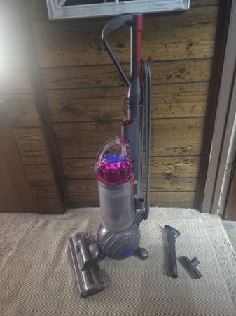 Dyson Ball UP13 Multi Floor sin bolsa, aspiradora vertical funciona bien - $100 (Hayward)63471369208451121