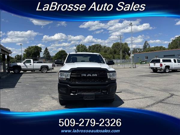 2022 Ram 2500 with utility bed and Tommy gate 4WD! - $37,49563613093813891122