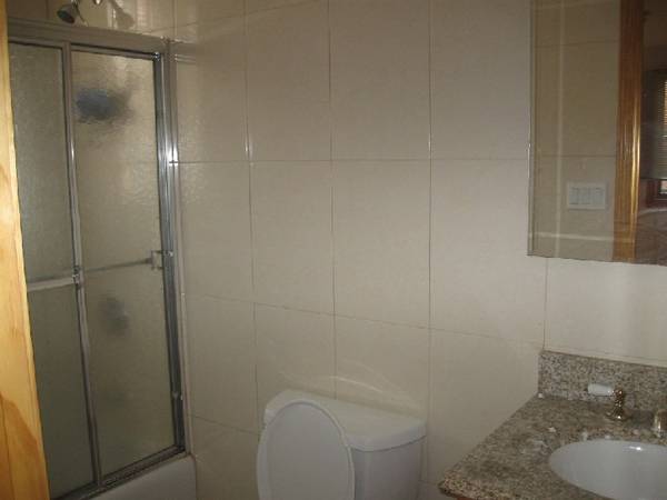 $880 / 3br - Habitación acogedora con baño privado para mujer (Fresh Meadows)63874740650371122