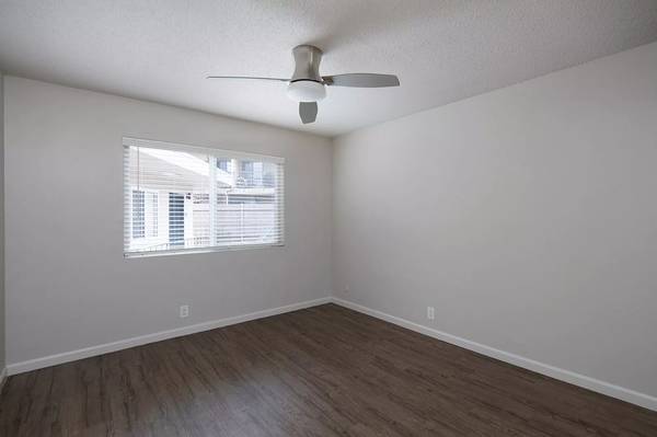 $1,600 / 2br - 1052ft2 - UPGRADED CONDO IN SCRIPPS RANCH (SAN DIEGO)63933380610947122