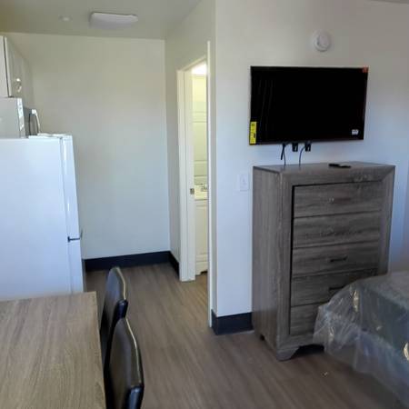$274 Swimming Pool, Free Utilities, Studio63906680911234124