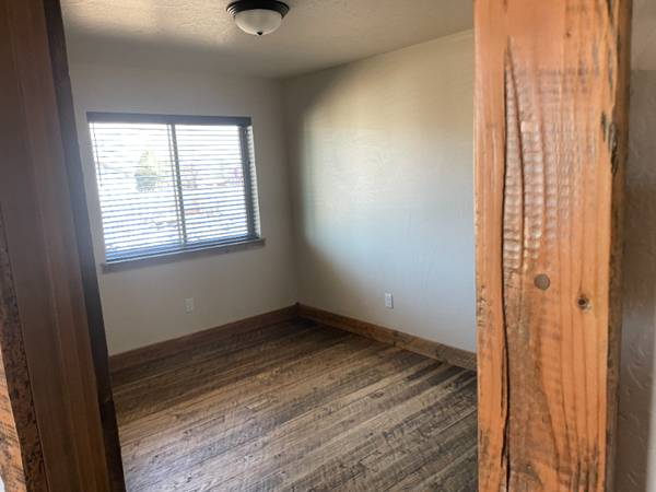 $1295.00 / 1br - 1 hab 1 baño Sin alquiler mensual de mascota por 1 año con contrato de 1 año63656994133505123