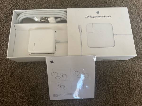 60W MagSafe Power Adapter 1