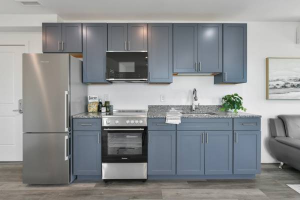$1,775 / 9999ft2 - ****LUXURY STUDIO OVERSIZED NOVEMBER 1**** (Lynn)63620245937153122