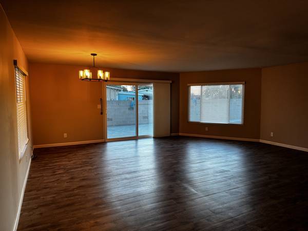 $1,200 / 4br - 2131ft2 - Disfrutarás alquilando una habitación limpia en un hogar tranquilo y pacífico por una gre (Chula Vista)63657108216835122