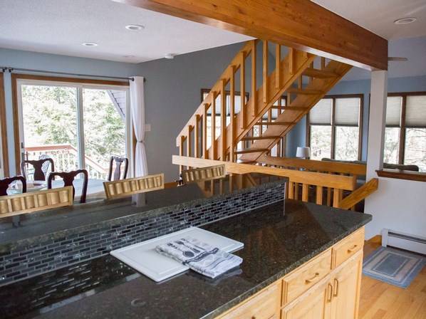 $70 / 3br - Lovely&Lakeside&Home (Vernon, CT)64210698224899123