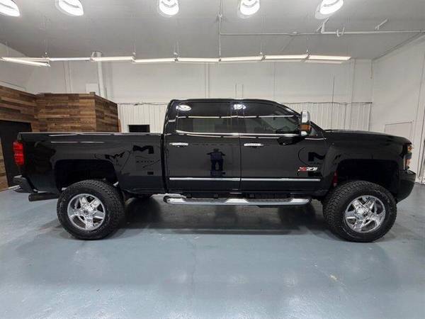 2017 Chevrolet Silverado 2500 - Photo 4