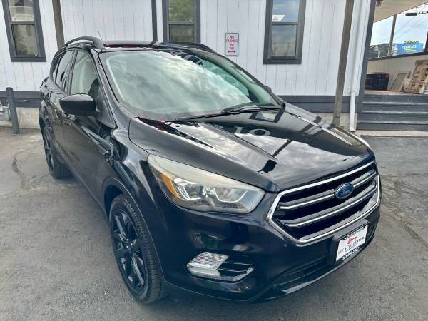 Escape SE AWD 1.5L I4 F DOHC 16V 2017 - $11,999 (Key Auto Denver 303-960-2027)63619691271937124