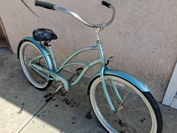 26 inch Electra Hawaii Girls Cruiser 1
