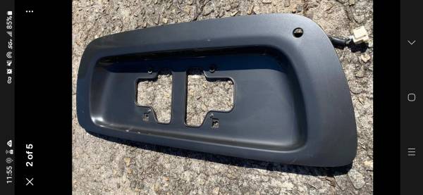 2006 Toyota Sequoia license plate bracket 1