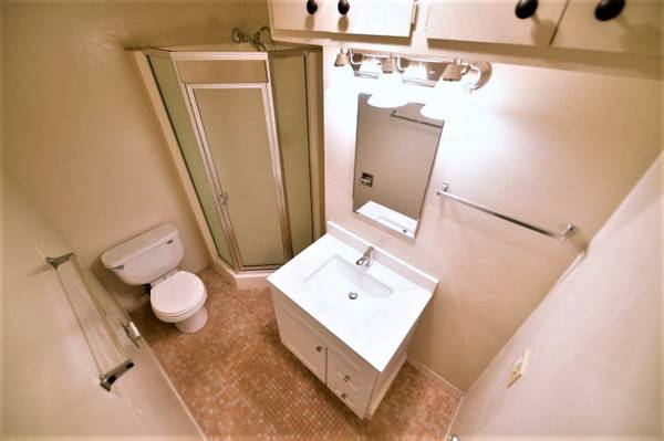 $2,695 / 2br - 2bed/2bath Apartment in Quiet Corner of Berkeley, Close to Campus (berkeley)63686121807491124