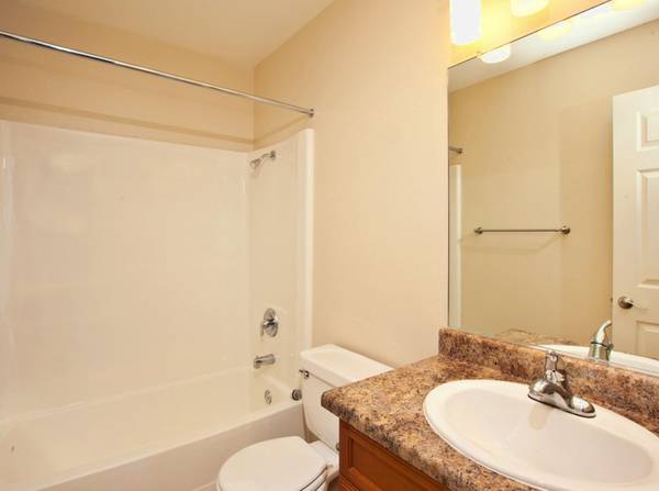 $2,645 / 2br - 1 MES GRATIS - LISTO PARA MUDARSE-- Patios al estilo jardín, 1, 2 y 3 habitaciones (La Mesa)63845975378177122