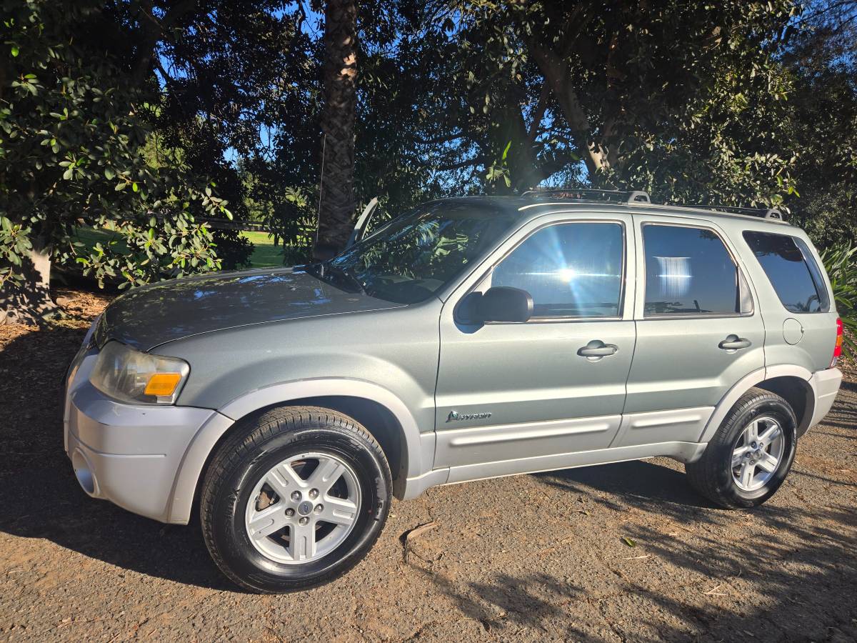 2005 ford Escape Hybrid