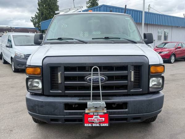 2013 Ford E-Series E 150 - Photo 2