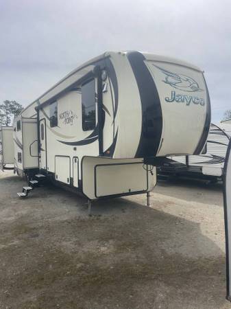 Sunset RV Inc #3675 2016 North Point 375BHFS 1