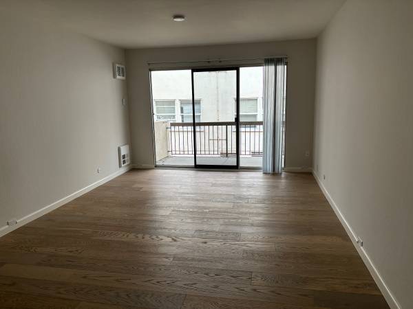 $2,050 / 1br - Beautiful 1BD w/ Private Balcony Near Lake Merritt! (oakland lake merritt / grand)63850426993025122