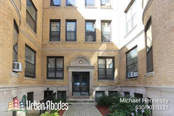 $2,750 / 2br - 900ft2 - Delightful 2 Bedroom, 1 Bath in Gold Coast, Available: 11/1/2025 (Gold Coast)63898985771138120