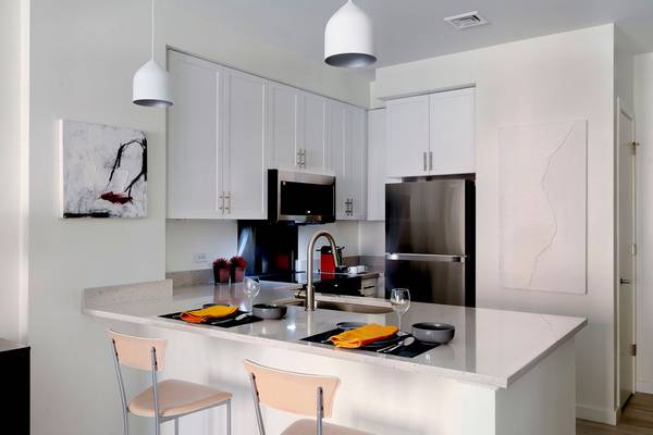 $2,925 / 680ft2 - THE CHARLEY: ¡Departamento de una habitación completamente nuevo en alquiler! (Allston)63699373601793122
