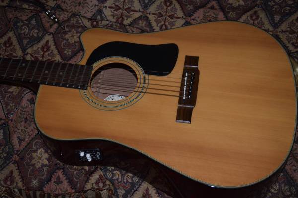 PERFECT WASHBURN  GUITAR W  CASE AND EXTRAS 1